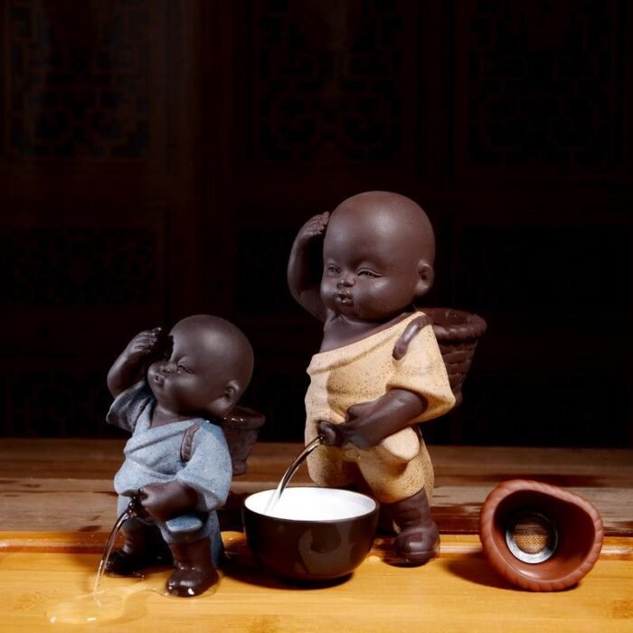 H25d816789db24e088330e94a25f98a23c Tea Pets Ornament Chinese Folk Art Purple Clay Decoration Crafts Figurines Little Monk Yixing Baby Boy Spray Pee Tea Accessories