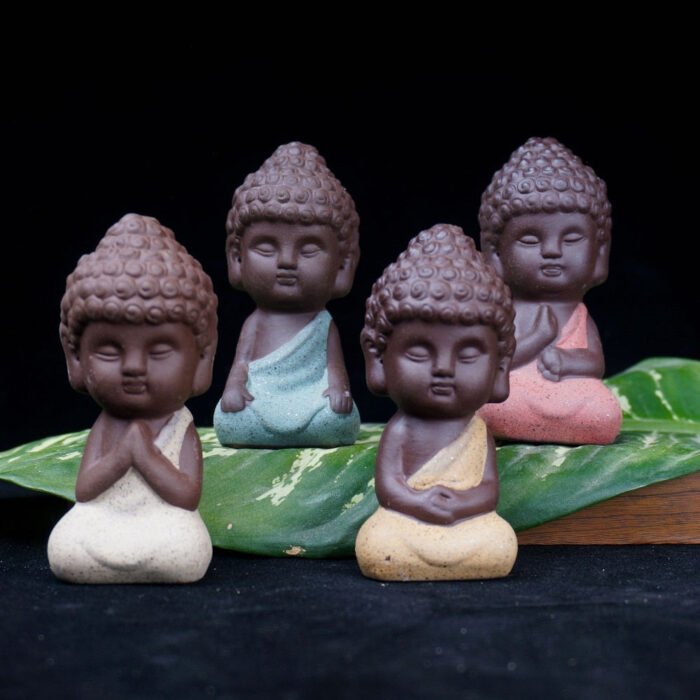 Small Buddha Statue Monk Figurine Tathagata India Yoga MandalaTea Pet Purple Ceramic Crafts Decorative Ornaments