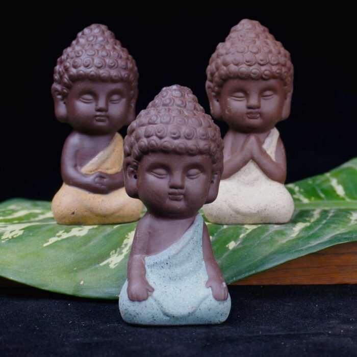 Small Buddha Statue Monk Figurine Tathagata India Yoga MandalaTea Pet Purple Ceramic Crafts Decorative Ornaments