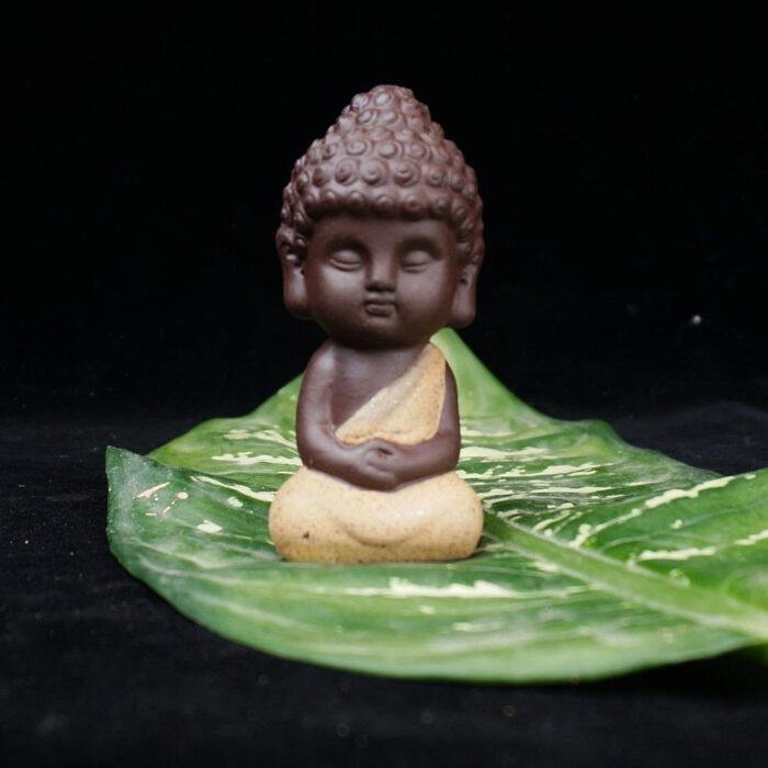 Small Buddha Statue Monk Figurine Tathagata India Yoga MandalaTea Pet Purple Ceramic Crafts Decorative Ornaments