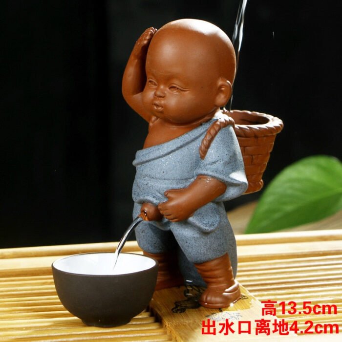 XMT-HOME New Purple Sand Pee Spout Water Spray Tea Pet Decoration Little Monk Tea Infuser Pissing Tea Boy